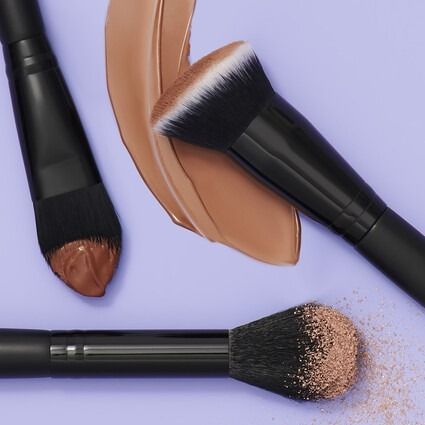 ELF Highlighter Brush (Category: Makeup) located in Manila. Submitted by juanashopbies_ph (Listing ID 1296793095, Image 3). Description: ELF Highlighter Brush 2019 Allure Best of Beauty Award Winner! A slim, tapered highlighter makeup brush designed for precision highlighting on the cheekbones and brow bones to achieve a strobing effect. Perfect for using with a highlighter to achieve an illuminating glow, or to sculpt and contour the face. The T
