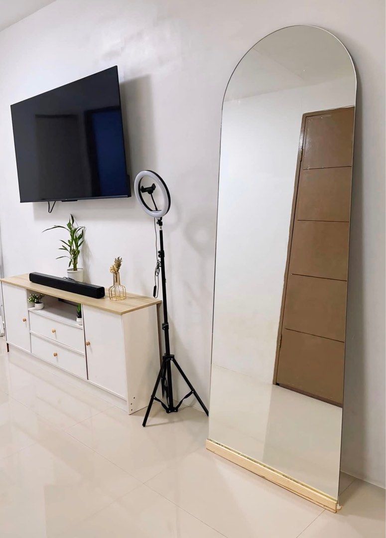 Frameless Mirror with Free Wood Stand (Category: Mirrors) located in Manila. Submitted by avenue.de.belle (Listing ID 1296757363, Image 2). Description: Full length FRAMELESS mirror FREE wood stand 2X6 6-8mm thickness For pick up only. No Meet up.