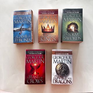 George R.R. Martin - GoT Game of Thrones (1-5) | clash of kings, storm of swords, feast for crows, dance with dragons | BOTM Book of The Month YA Young Adult Sci-Fi Dystopia
