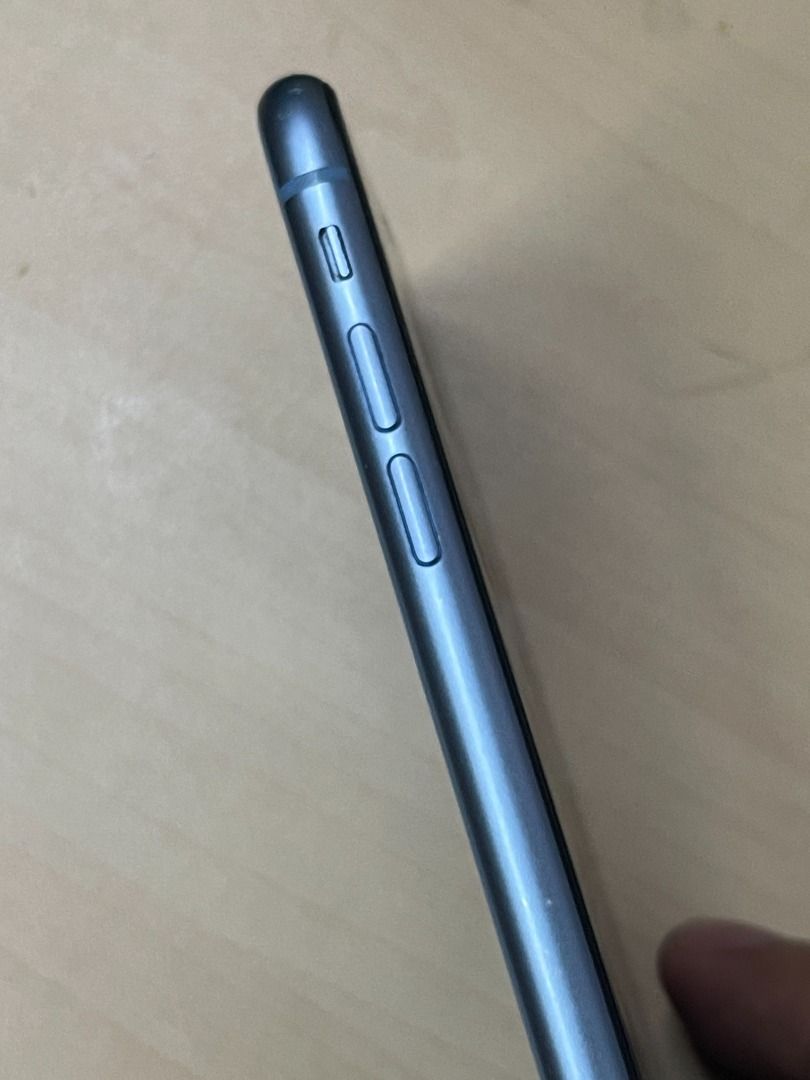 iPhone XR (Category: iPhone X Series) located in Manila. Submitted by rayxdaniel (Listing ID 1296813407, Image 3). Description: 64 GB Blue Factory Unlocked Honest Issue : Battery may be recommended for servicing but still lasts a whole day Unit Only 9500 Thank you! .