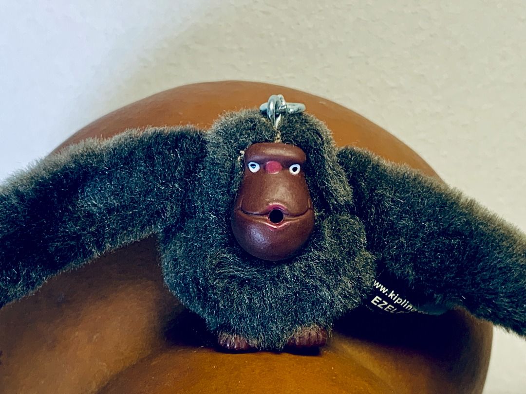 Trendy EZELDA Kipling DARK GREY Furry Monkey Gorilla Bag Handbag Charm Key Chain Key Ring Small 4.5cm DARK GREY Fur with Brown Face Women Tote