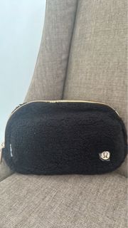 Lululemon Everywhere Belt Bag 1L Fleece Black