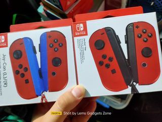 Mario Edition Nintendo switch joycons