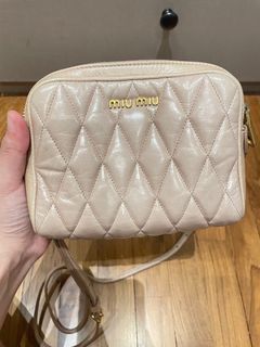 (Category: ) located in . Submitted by shop.with.stephy (Listing ID 1296774585, Image 1). Description: .