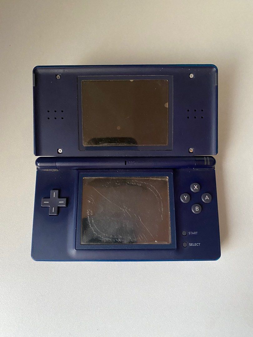 Nintendo DS lite defective unit (opened) (Category: Nintendo) located in Iloilo. Submitted by everythingarcade (Listing ID 1296832928, Image 3). Description: Unit is no longer working Good for parts only No other inclusions except for the stylus +sf J&T or LBC.