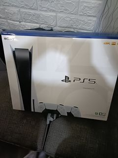Ps5 disc ed. Complete with 2 controller complete