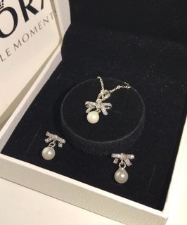 SALE💛 PANDORA BOWKNOT WITH PEARL SET NECKLACE & earring