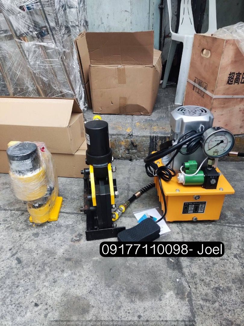 Single hydraulic electric pump (Category: Construction Tools & Equipment) located in Manila. Submitted by joeyroque09 (Listing ID 1296785604, Image 2). Description: Single hydraulic electric pump Code: E-8-005 Specs: 70MPa, 7MPa, 750w, 60Hz .