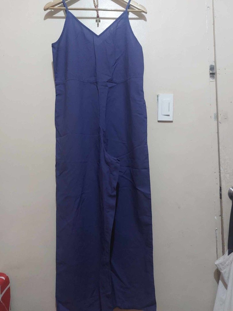 Uniqlo linen jumpsuit (Category: Jumpsuits) located in Cavite. Submitted by y2k_tetics (Listing ID 1296802248, Image 1). Description: .