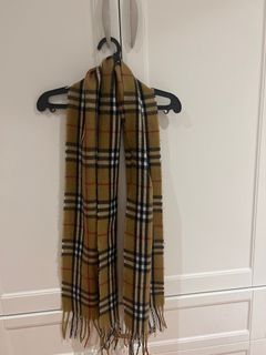 Vintage Burberry Lambswool scarf