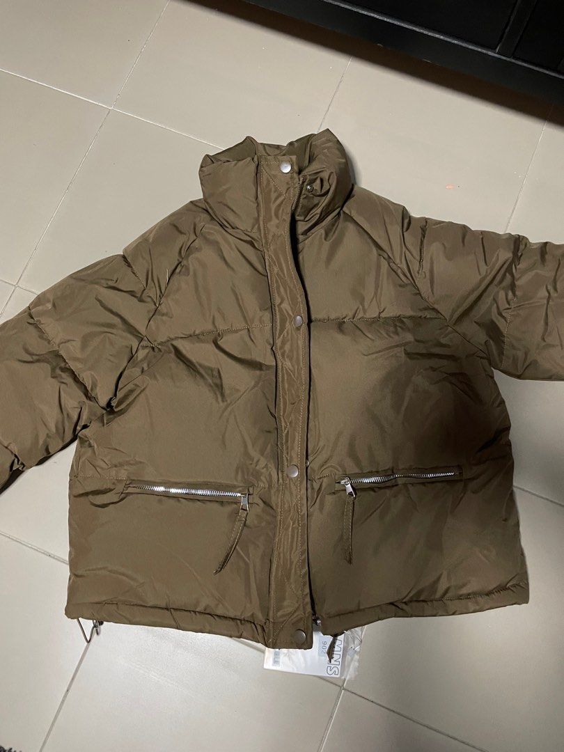 Winter jacket (Category: Coats, Jackets and Outerwear) located in Singapore. Submitted by twistedknot_ (Listing ID 1296830892, Image 2). Description: Brand new with tag. Selling due to wrong size Length: 55cm Bust circumference: 114cm Sleeve length: 73cm .