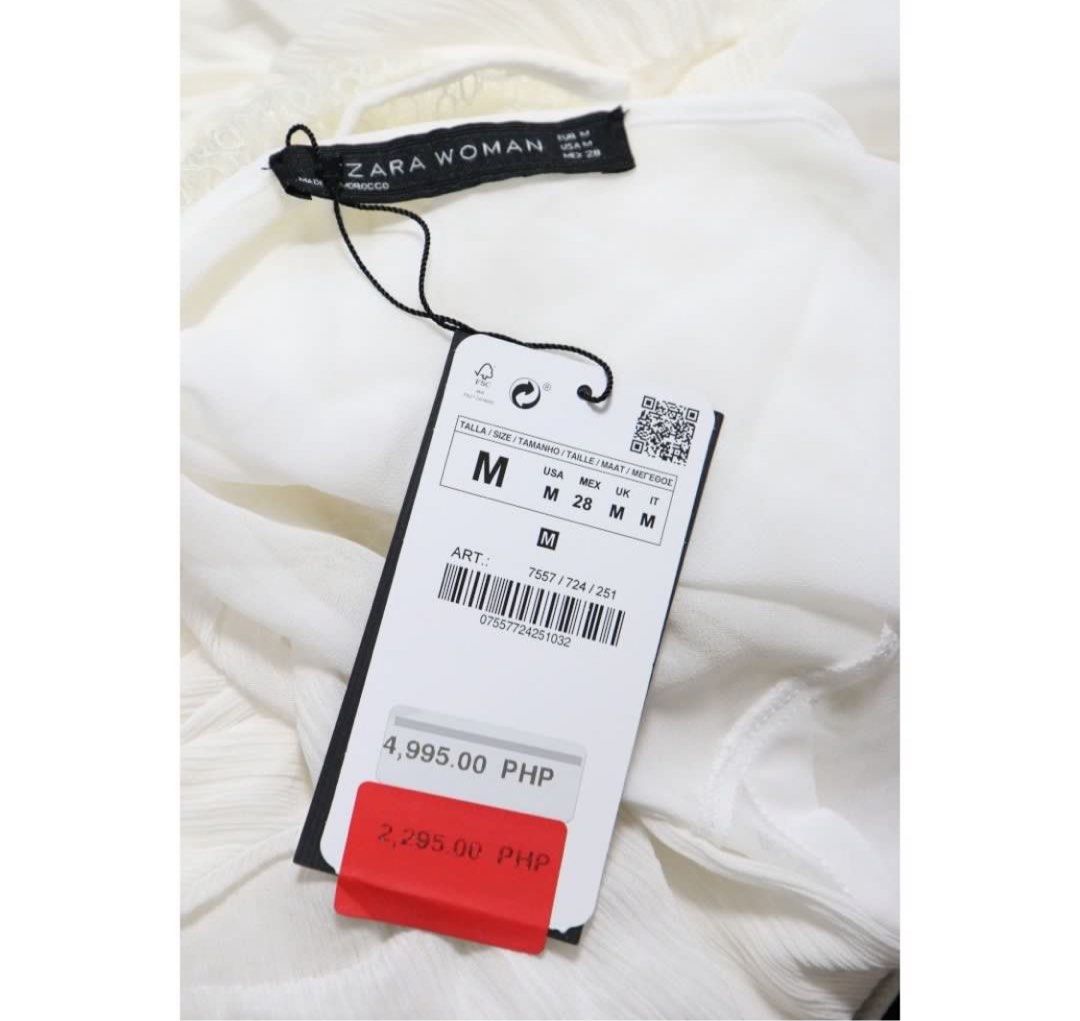 Zara white overlap dress (Category: Dresses) located in Quezon City. Submitted by _junooo (Listing ID 1296879679, Image 3). Description: Rfs - already served its purpose Used once Can fit to L frame Tag no longer attached.