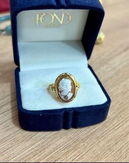 10 Karat Vintage Unique Cameo Shell with Diamond Necklace