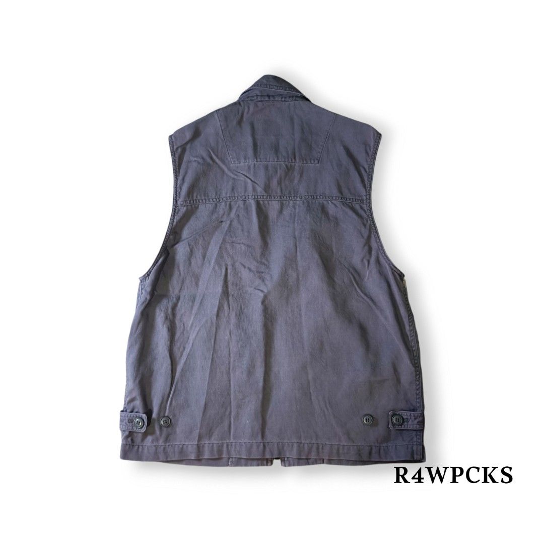 FREE/ 1/4 DES UN QUART CHALECO VEST (Category: Vests) located in San Mateo. Submitted by r4wpcks (Listing ID 1297026842, Image 2). Description: Size on Tag: M Best Fit: M - L Width: 20.5 inches Length: 25.5 inches Condition: 10/10 Color Rate: 9.5/10 Issue: None.