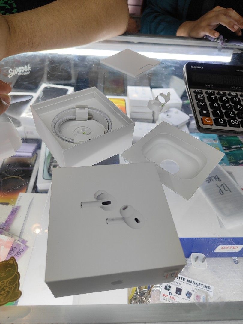 Airpods pro 2 usb c (Category: Earphones) located in San Juan City. Submitted by nerizapagara (Listing ID 1296994722, Image 1). Description: 💯% Brandnew and sealed 💯% all Original package 💯% Authentic / Legit 💯% never been opened 💯% not activated 💯% One Year Official Warranty We do have a Physical store❤️ Accept bulk orders💯 can do door to door delivery and meet ups💯 can do shipping in provinces via LBC💯 can do same day delivery 💪 Accep