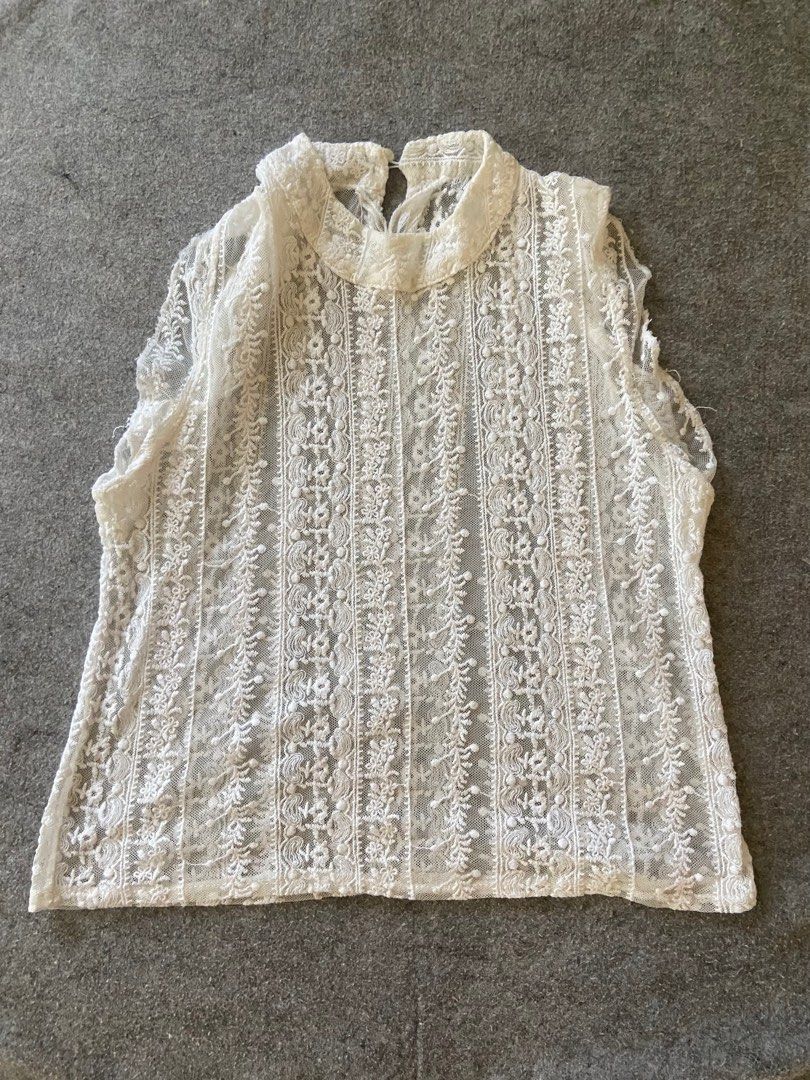 beach cover up white top lace see through (Category: Sleeveless) located in Baao. Submitted by geumja (Listing ID 1296899626, Image 1). Description: mop: gcash mod: sh0pee checkout loc: bicol .
