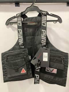Black pyramid multi pocket vest