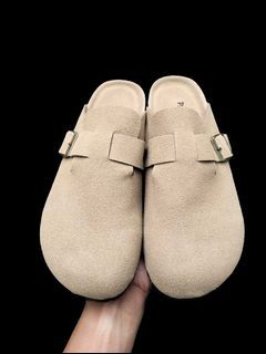BRAND NEW pacogil clogs