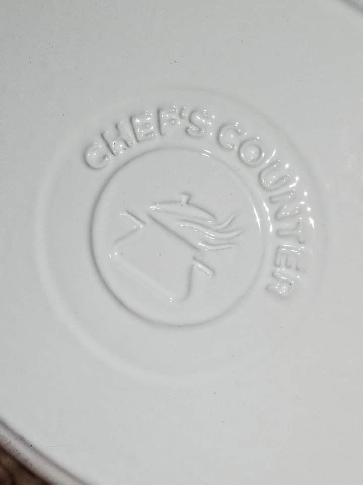 Chef's Counter Enamel Cookware (Category: Bakeware) located in San Pedro. Submitted by odessamarie.collections (Listing ID 1297002795, Image 2). Description: CHEF'S COUNTER ENAMEL COOKWARE 🔖 Php 850 7" x 12" handle to handle 📍 Location: San Pedro Laguna 💰 MOP: Gcash only (Payment first, no COD) 🚛 MOD: Lalamove/Flash Express Search #odessamarieavailable on Facebook for more items!.