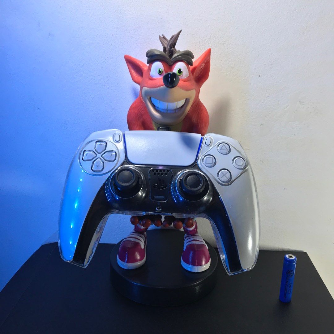 Crash Bandicoot 9” Controller Phone Holder PlayStation Game Figure, Hobbies  & Toys, Toys & Games on Carousell