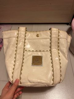 由 anniemini (刊登 ID 1297056209，圖片 1) 提交，位於 的 (類別：)，說明：。