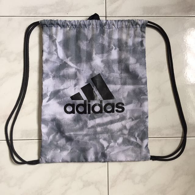 Adidas Drawstring (Category: Backpacks) located in Singapore. Submitted by shersnug (Listing ID 1296914889, Image 1). Description: .