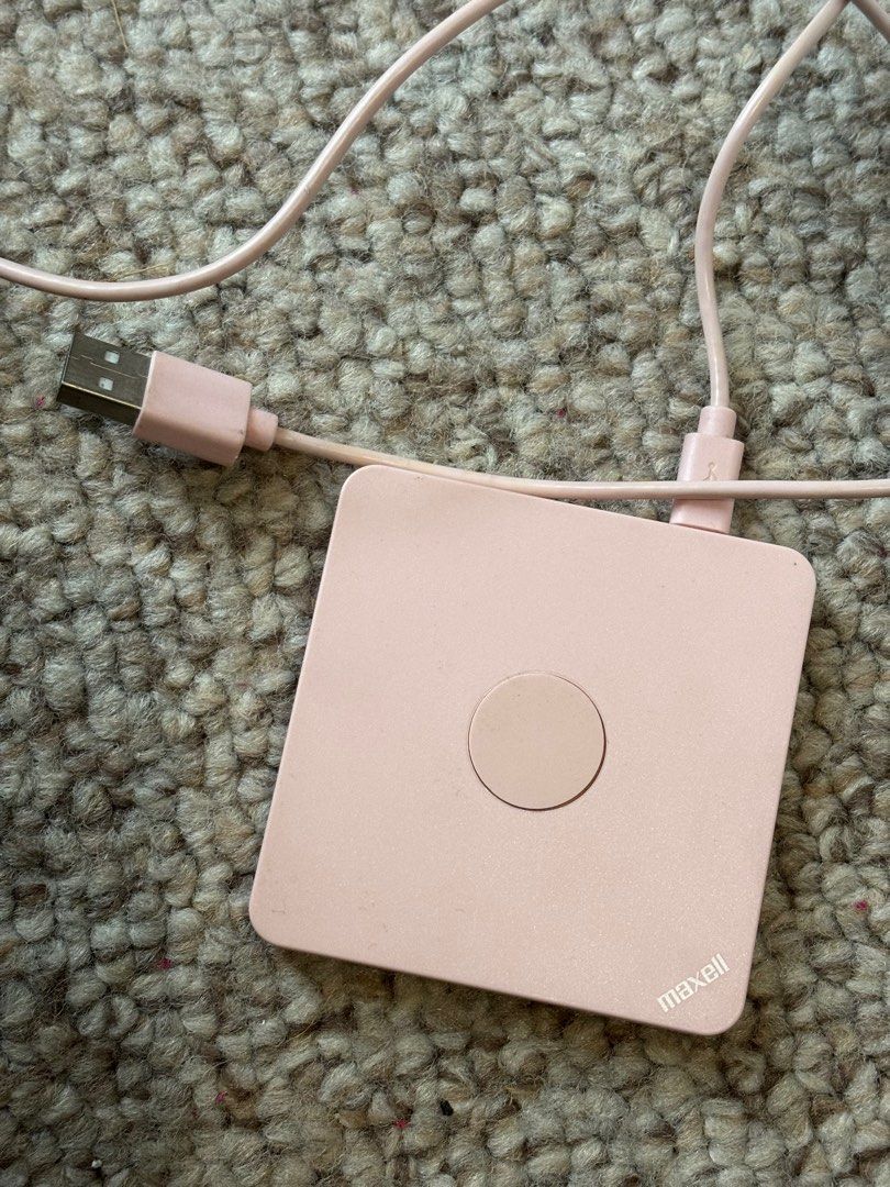 Elecom Maxwell Wireless Charger Pink from Japan (Category: Chargers) located in Quezon City. Submitted by oohsonice (Listing ID 1296941039, Image 2). Description: Bought at BicCamera Tokyo Elecom brand Place phone on top for charging but it will not be magsafe Cute for minimalist setup desks as the color pink has a nice touch.