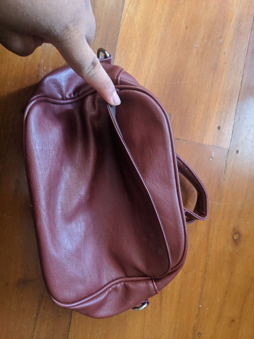 Hand carry bag Leather Women s Fashion Bags Wallets Tote Bags on Carousell