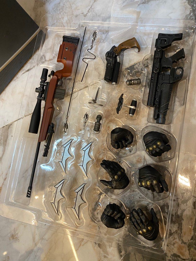 Hot toys Batman Batfleck w/ tech cowl & sniper rifle, Hobbies & Toys ...