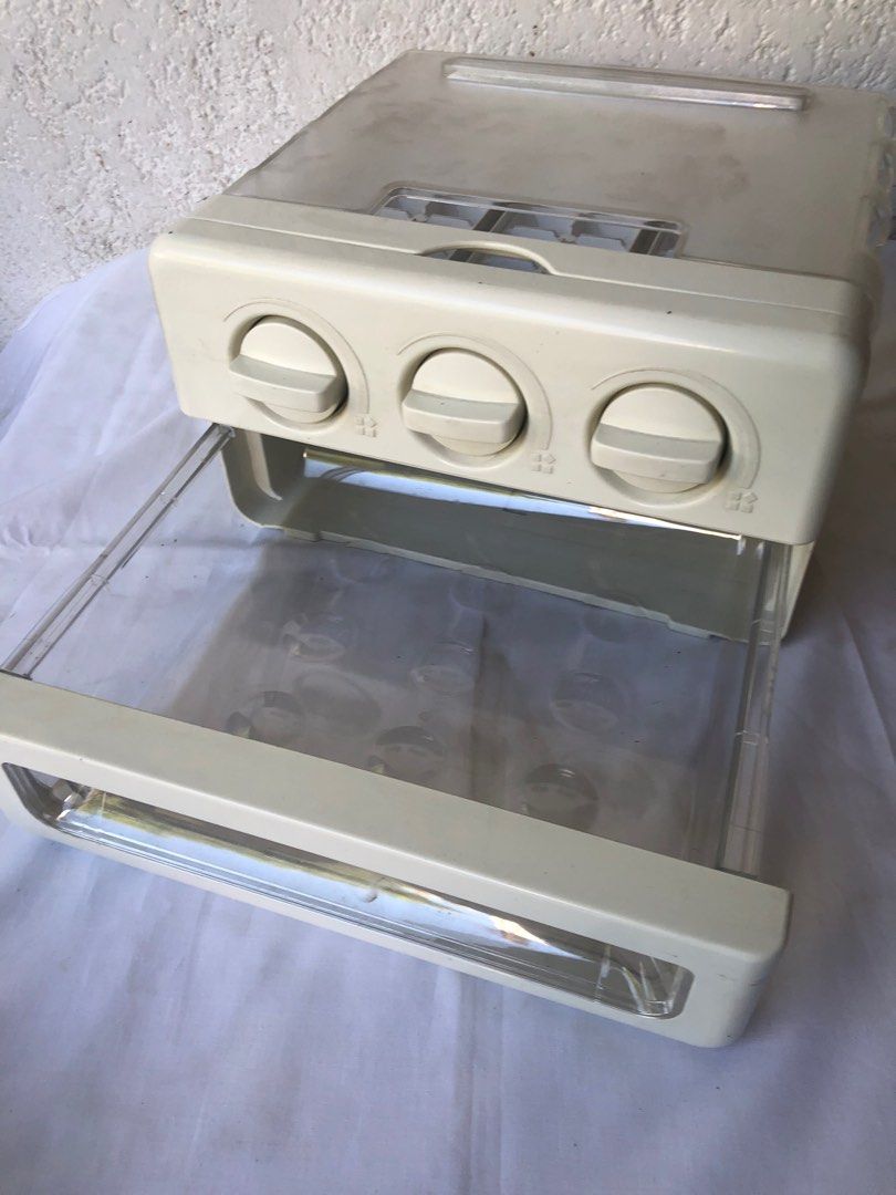 Ice Cube Maker Tray Storage for Freezer C5 (Category: Refrigerators and Freezers) located in Paranaque City. Submitted by rookie33 (Listing ID 1297007417, Image 3). Description: good condition Gcash.