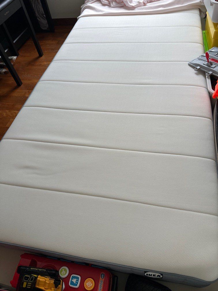 IKEA (Category: Bed Frames & Mattresses) located in Singapore. Submitted by jerryguobin (Listing ID 1296916413, Image 3). Description: Like new .