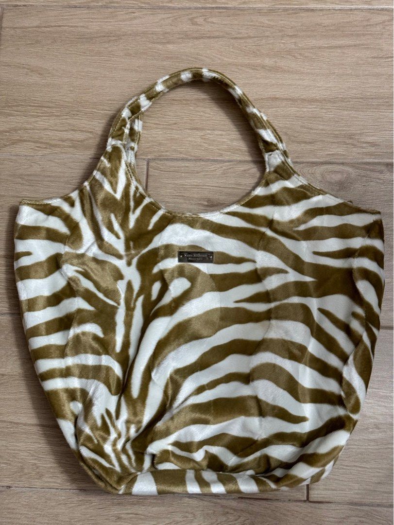 Kara Kidman 長頸鹿紋實用袋/Giraffe pattern bag, 女裝, 手袋及銀包