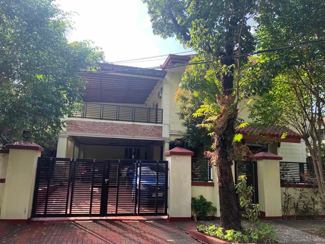 McKinley Hill Village 5 Bedroom Modern Brand New House For Sale near ...