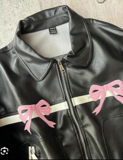 (Category: ) located in . Submitted by hypedclothing (Listing ID 1296962005, Image 1). Description: .