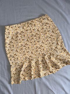 Monki Skirt (Only Used Once)