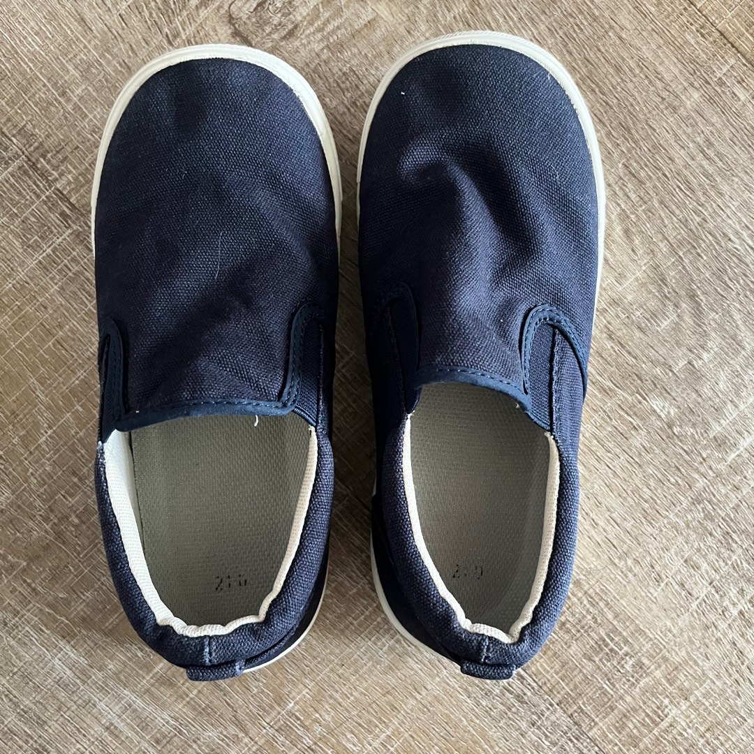 Muji slip on shoes 2025