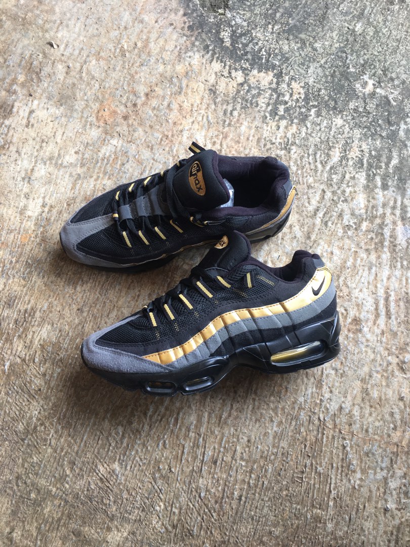 mens black and gold airmax