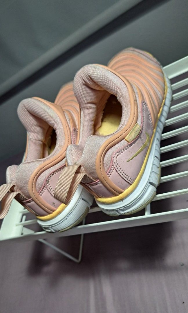 Nike dynamo free pink on sale
