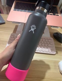 Original Hydroflask 24oz with free boot