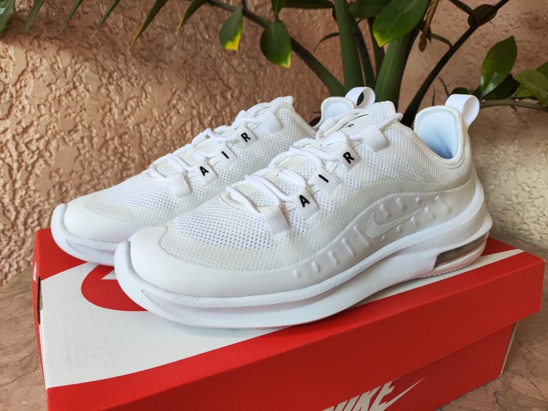 White nike air max axis women's on sale