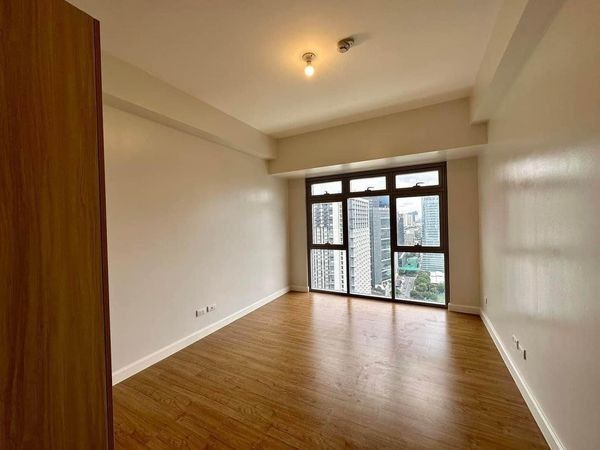 Park Triangle Residences (Category: Apartments & Condos) located in Caloocan City. Submitted by wisepenguin.75c677 (Listing ID 1297064094, Image 1). Description: pls call asap for immediate viewing schedule pls call asap for immediate viewing schedule +63 917244.9089 +63 908.4563786 Park Triangle Residences High floor, nice view of Laguna Bay & Antipolo mountain 2 bedrooms 82 sqm brand new with 1 parking Selling price: Php 27000000 UP Professiona