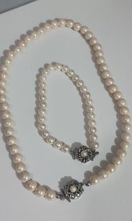 Pearl necklace and bracelet (set) from japan