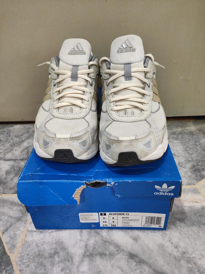 Response CL (Category: Sneakers) located in Kuala Lumpur. Submitted by bubuoggy84 (Listing ID 1296934853, Image 2). Description: Price negotiable COD Iris Apartment Taman Desa.