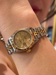 (Category: ) located in . Submitted by qubywardrobe (Listing ID 1296923224, Image 1). Description: .