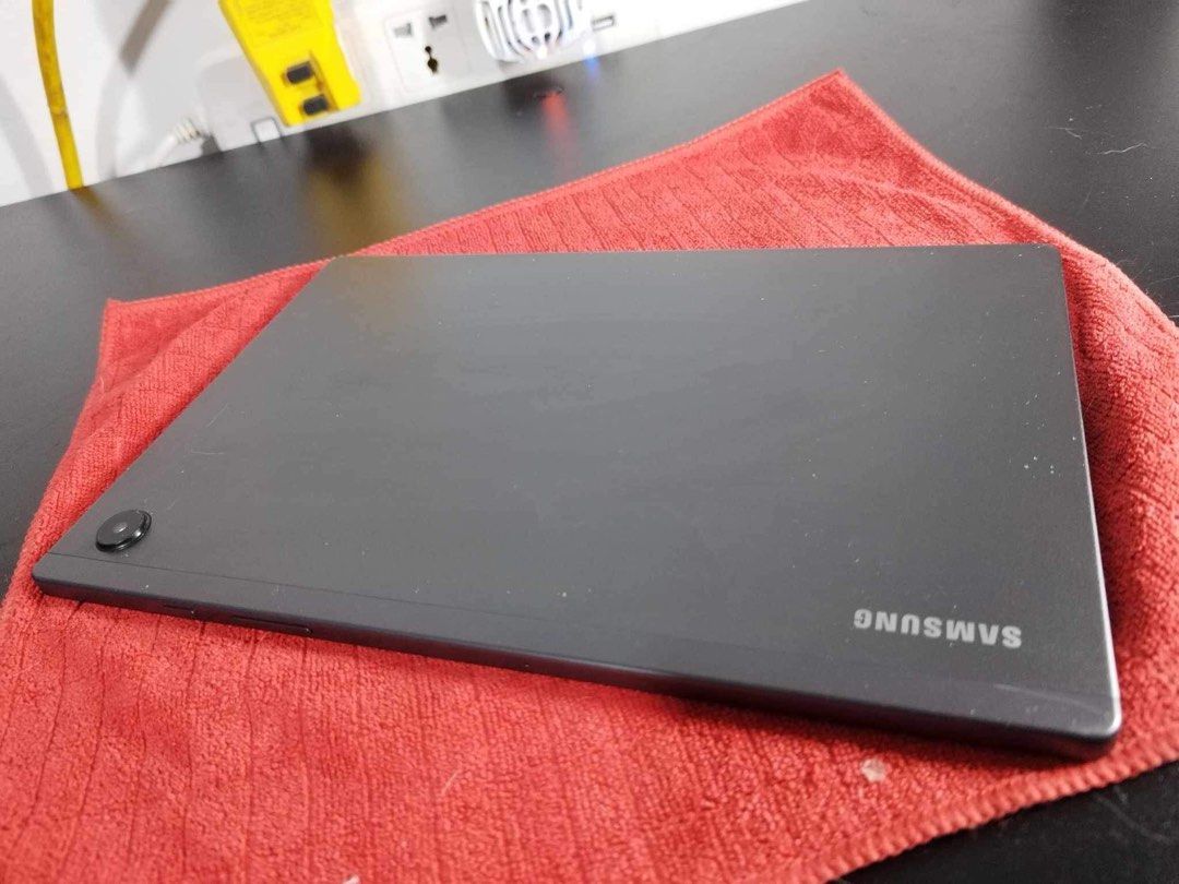 Samsung Galaxy Tab A8 (Category: Android) located in Taguig. Submitted by potato_corner (Listing ID 1296989224, Image 2). Description: Samsung Galaxy Tab A8 No issue Use as display unit Mall pull out Unit only .