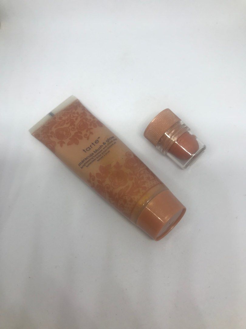 Tarte Maracuja Blush And Glow Sunlight (Category: Makeup) located in Quezon City. Submitted by currency27 (Listing ID 1297031373, Image 1). Description: What is it: A brightening cheek tint and luminizer infused with pure maracuja oil. Who is it for: Anyone who wants to brighten and highlight their face while adding a sheer pop of fresh color. Why is it different: tarte’s innovative 2-in-1 delivery system gives you a glowing tint with a brighteni