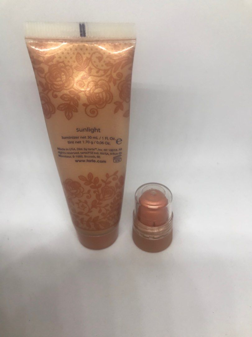 Tarte Maracuja Blush And Glow Sunlight (Category: Makeup) located in Quezon City. Submitted by currency27 (Listing ID 1297031373, Image 3). Description: What is it: A brightening cheek tint and luminizer infused with pure maracuja oil. Who is it for: Anyone who wants to brighten and highlight their face while adding a sheer pop of fresh color. Why is it different: tarte’s innovative 2-in-1 delivery system gives you a glowing tint with a brighteni