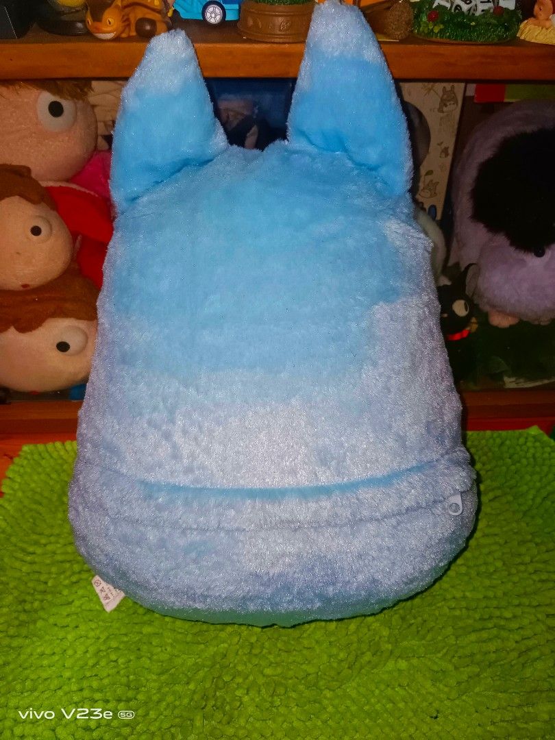 Totoro Diecut Pillow (Marushin) (Category: Plushies & Soft Toys) located in Muntinlupa City. Submitted by albertdj (Listing ID 1297015341, Image 2). Description: Studio Ghibli authentic merchandise Brand: Marushin Good Condition.