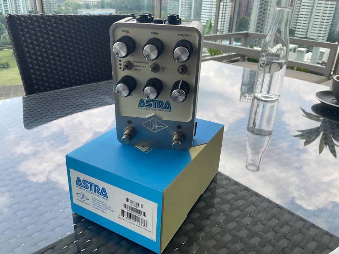 UAFX Astra Modulation Machine Universal Audio UAFX Astra