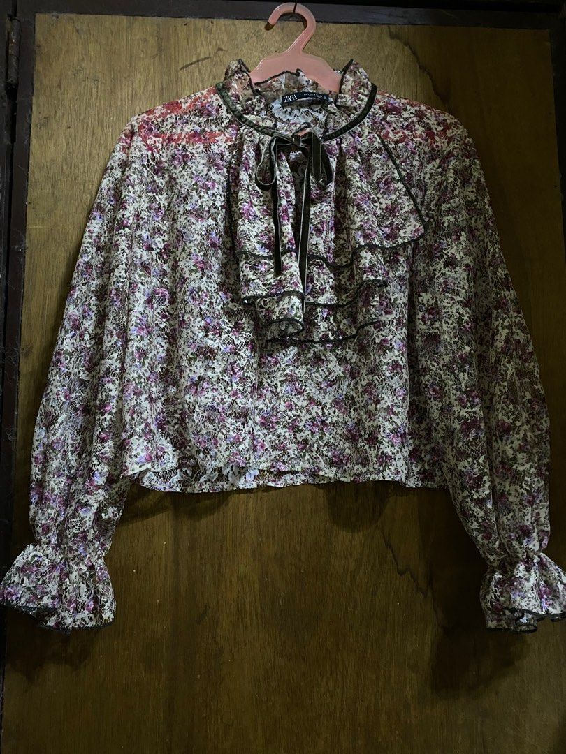 Zara Blouse (Category: Blouses) located in Quezon City. Submitted by _junooo (Listing ID 1296936587, Image 1). Description: Rfs - decluttering Used once S on tag but can fit to M frame.
